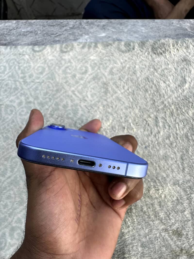 Apple iPhone 16 2