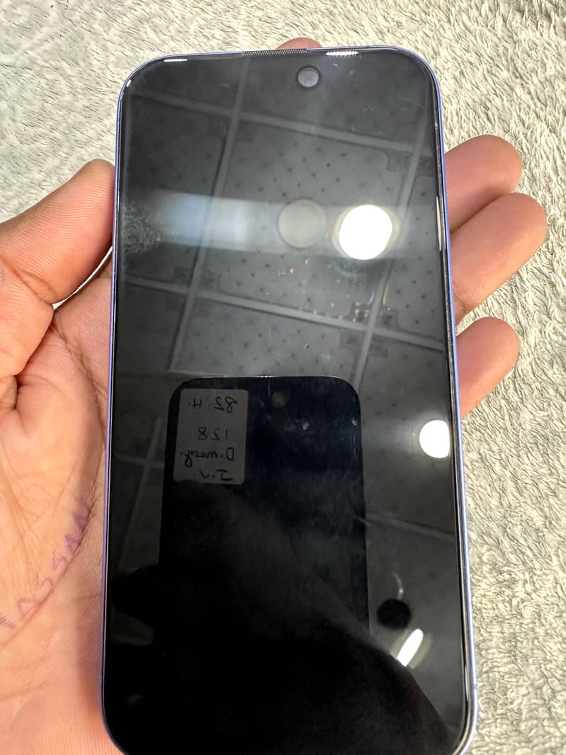 Apple iPhone 16 4