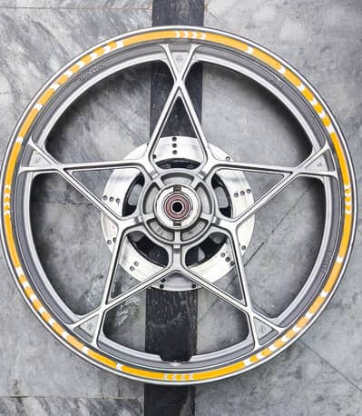 Suzuki GS 150 SE Genuine front & Back ( one time used)