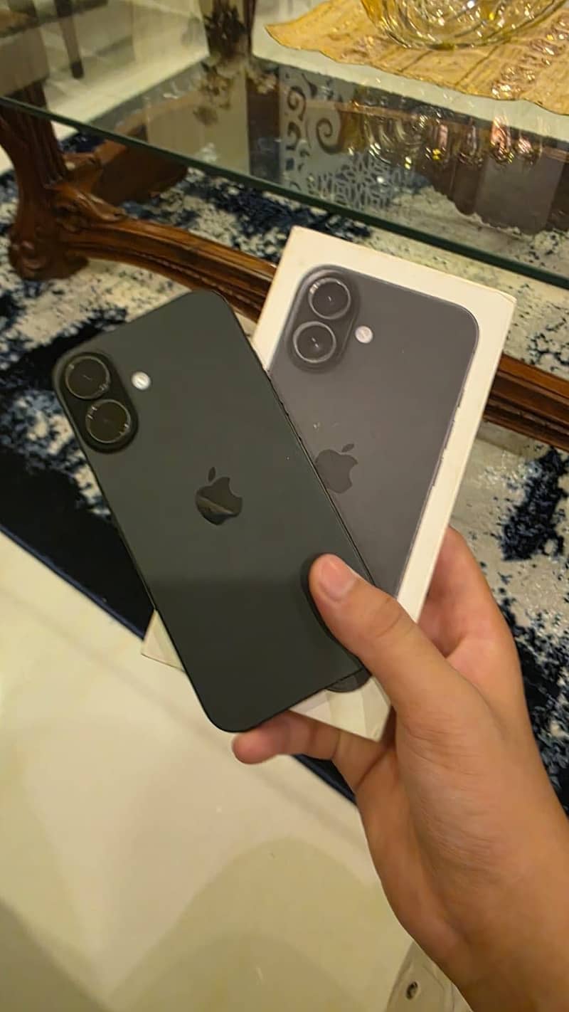 Apple iPhone 16 1