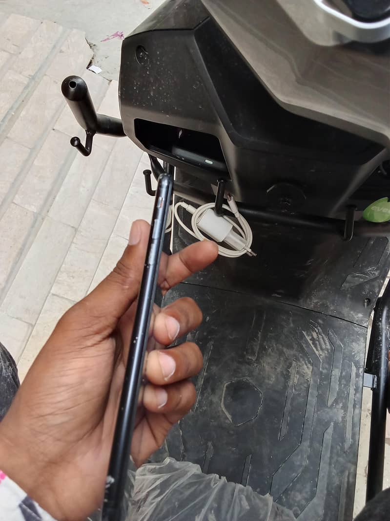 Apple iPhone 7 plus 3