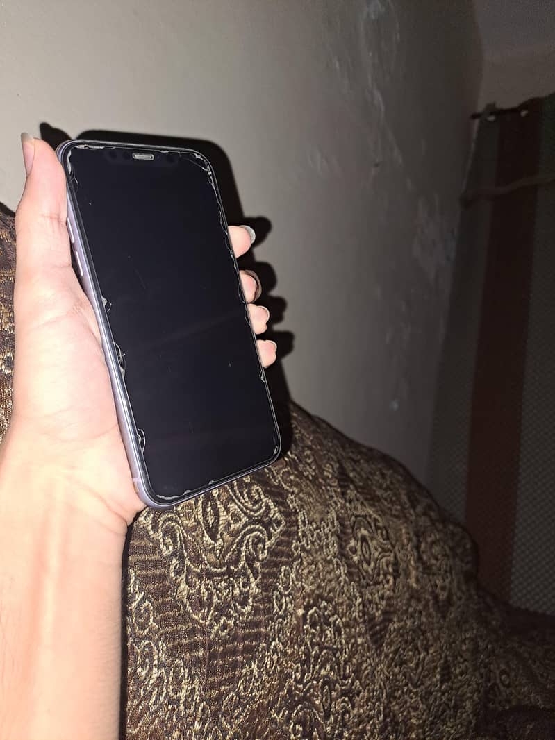 Apple iPhone 11 7
