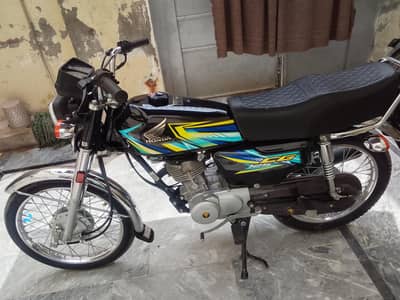 Honda 125 in new condition is for sale