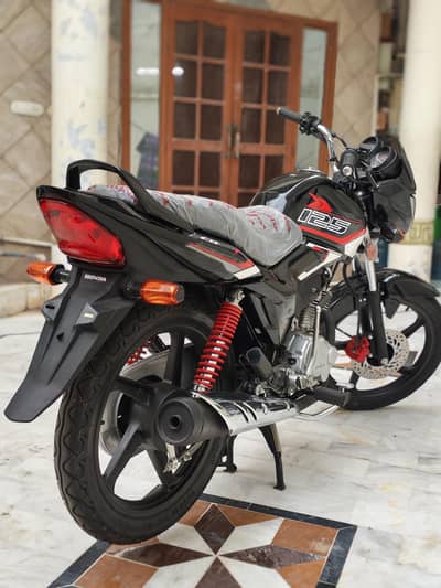 Honda CB 125F