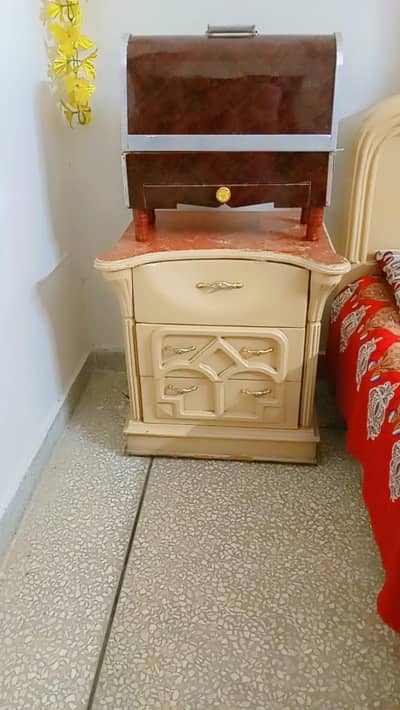 Urgent Sale – 6x6 Double Bed Set in Excellent Condition