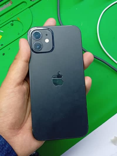 Apple iPhone 12