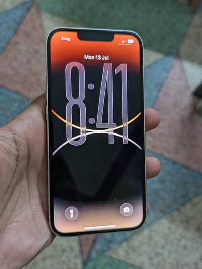 Apple iPhone 13