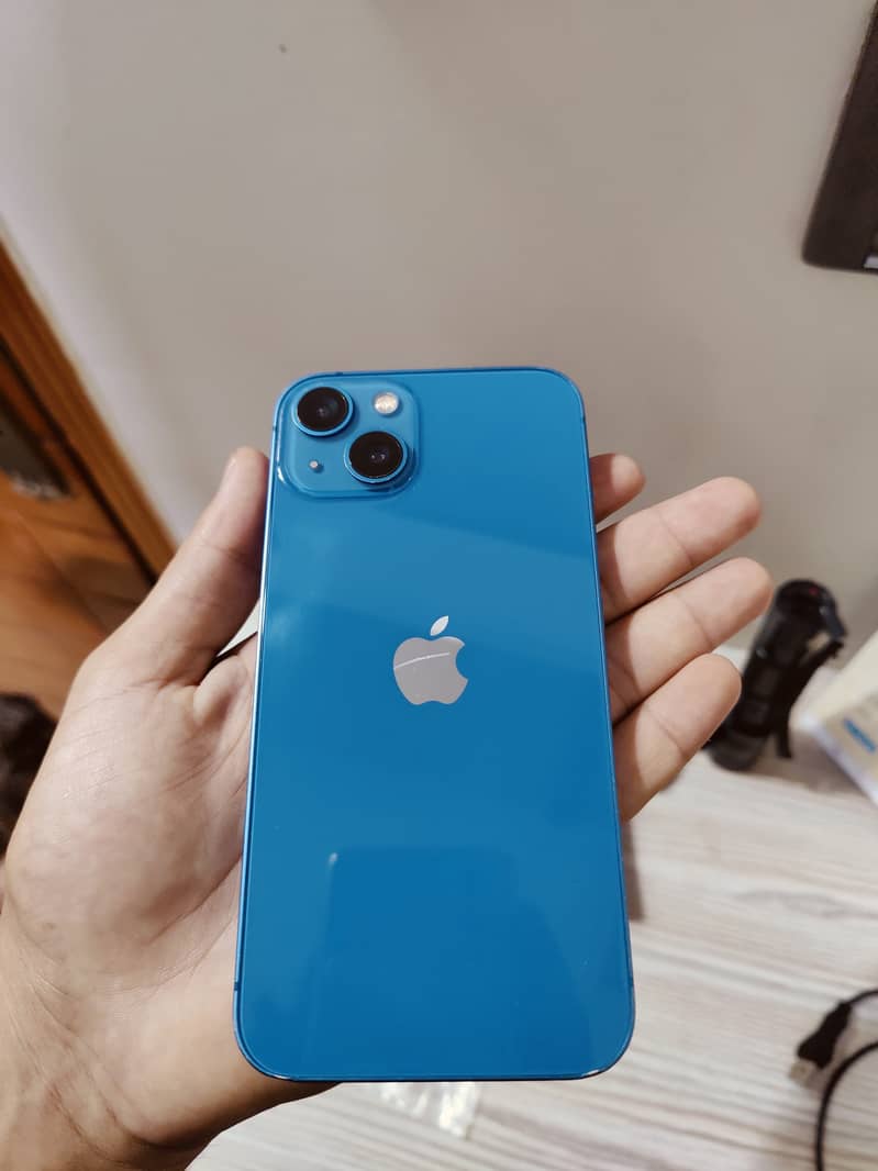 Apple iPhone 13 5