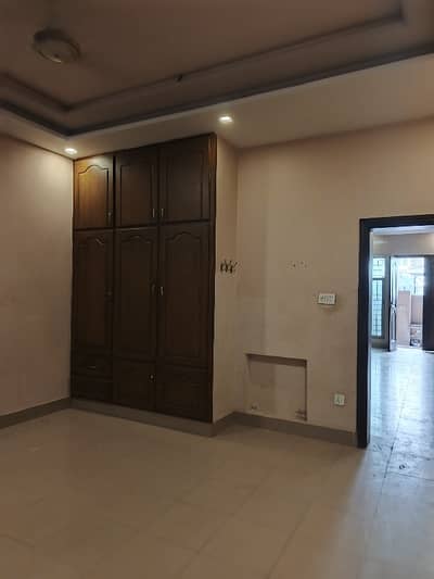 10 Marla 1st Floor For Rent