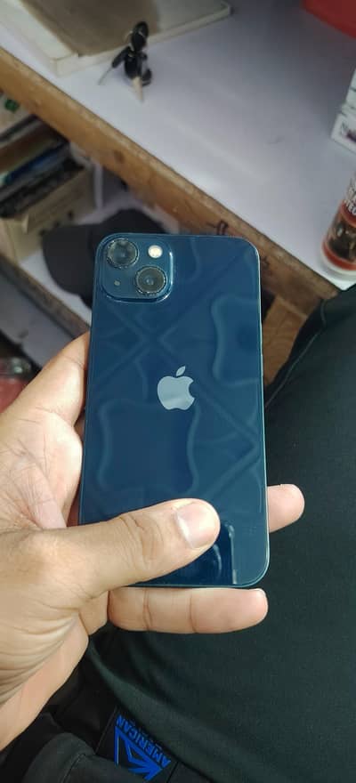 Apple iPhone 13