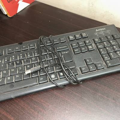 2x Keyboards 2x mouse 1x speakers for sale
