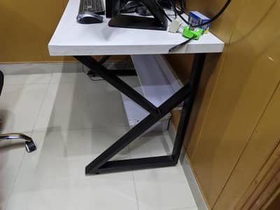 Office/Study Tabel for sale