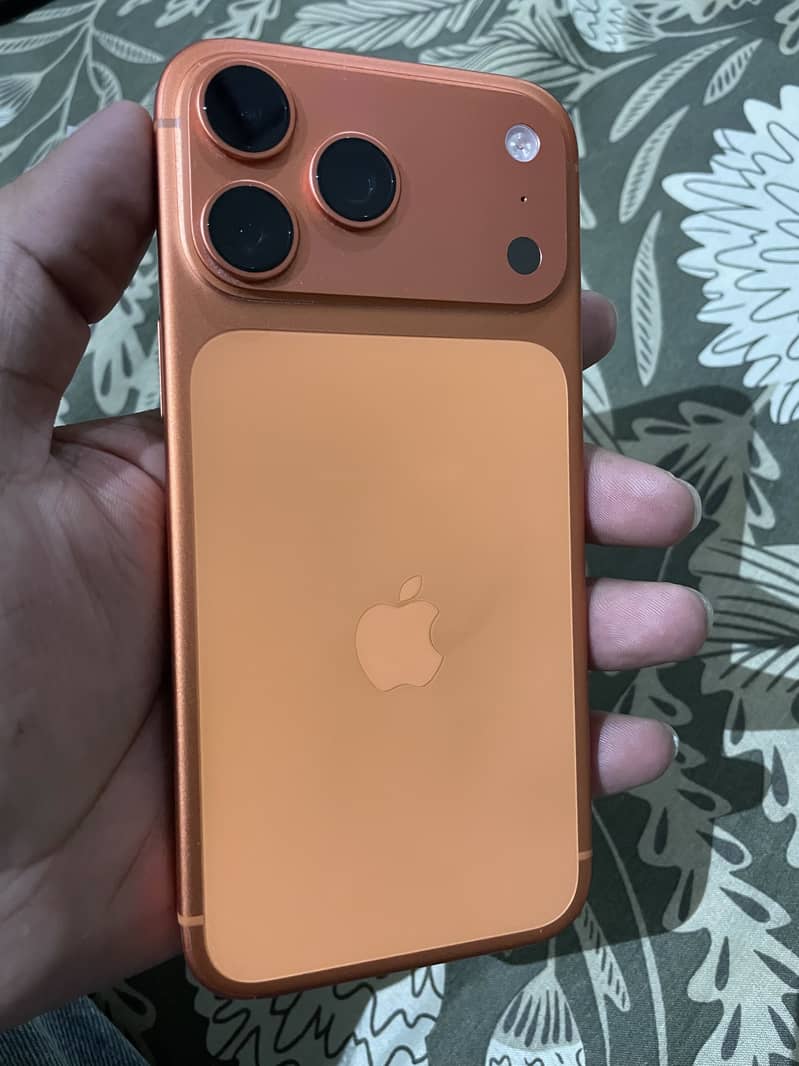 Apple iPhone 17 Pro Max 1