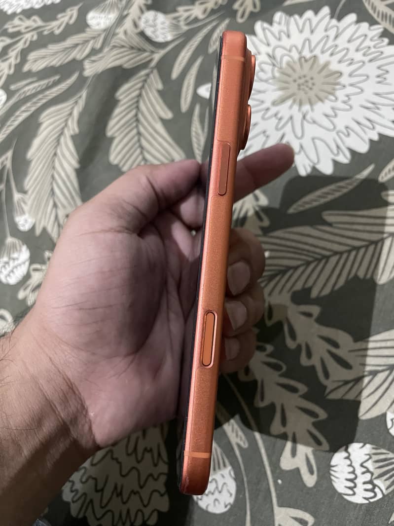 Apple iPhone 17 Pro Max 4