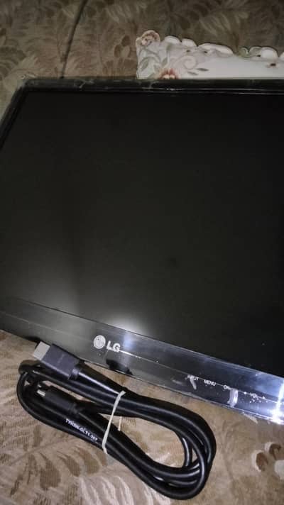 LG Flatron M2362A-PT LCD Television