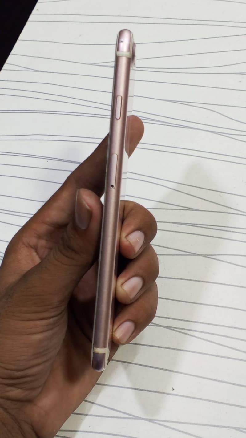 Apple iPhone 7 Plus 3