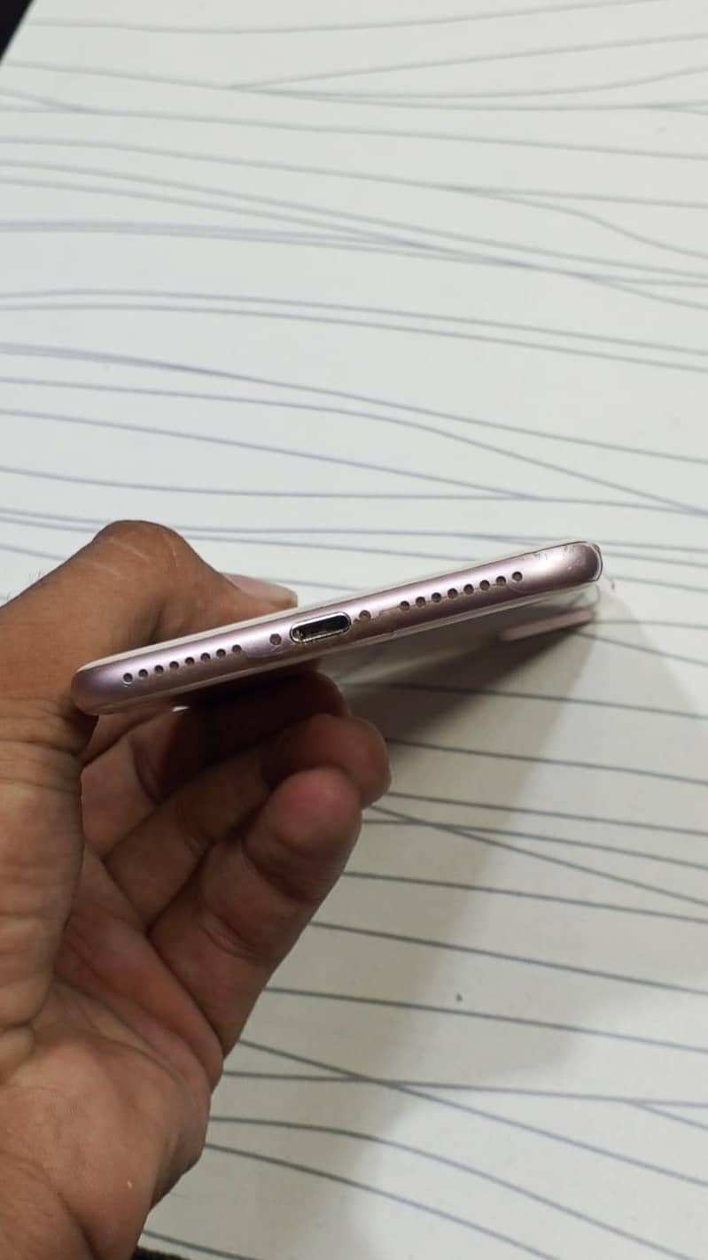 Apple iPhone 7 Plus 4