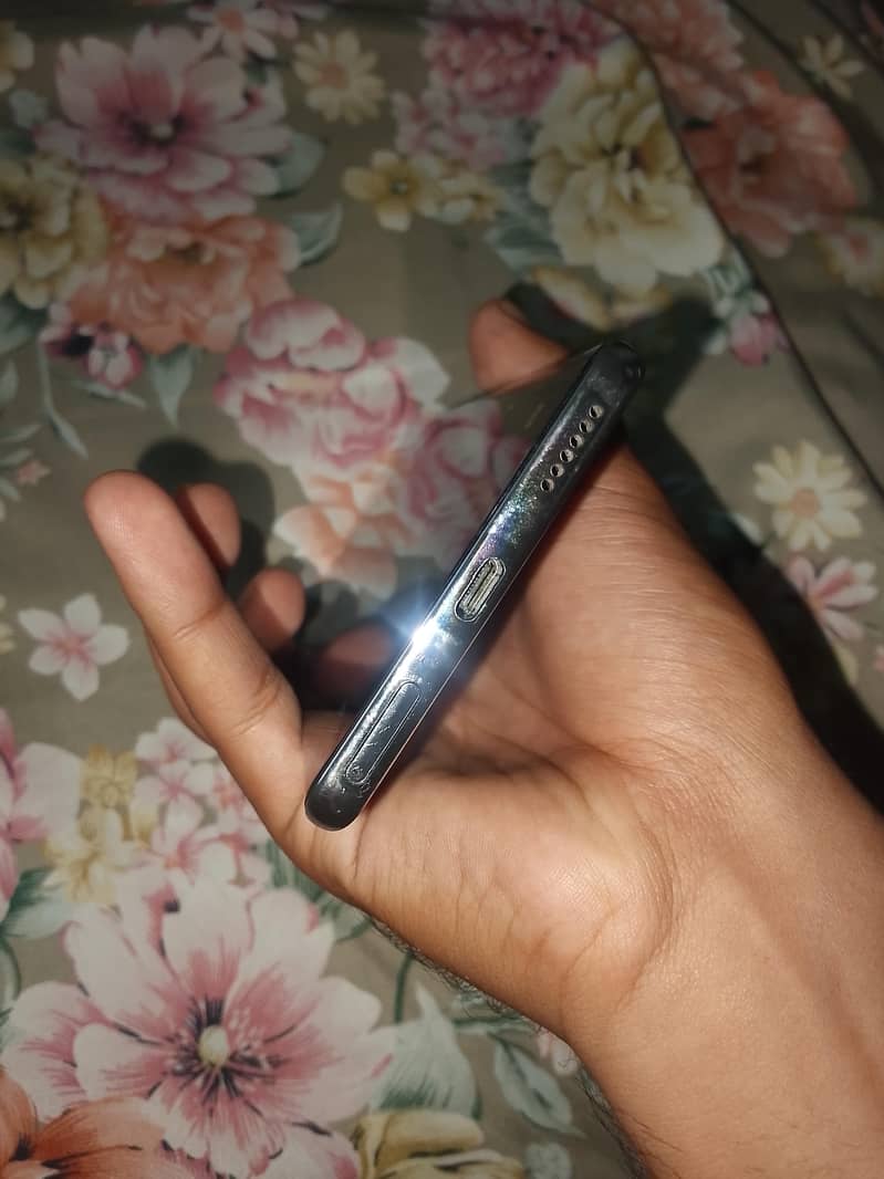 Tecno CAMON 40 Pro 1
