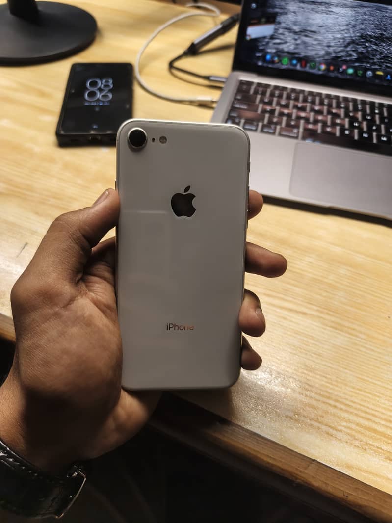 Apple iPhone 8 2