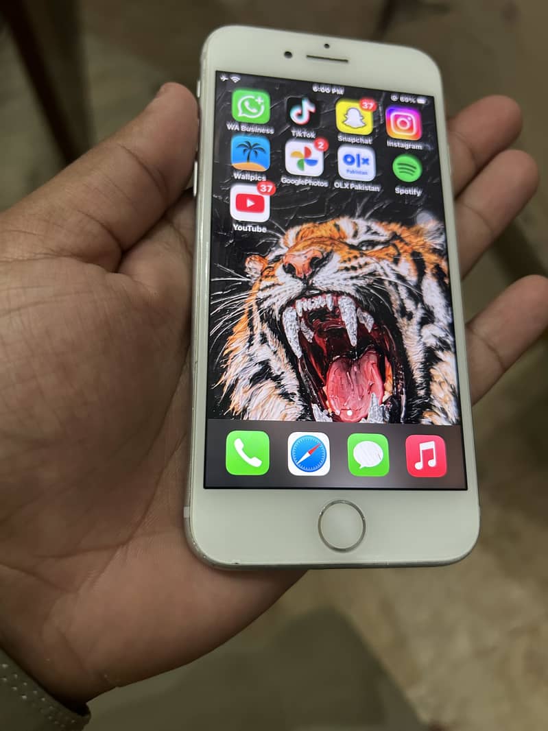 Apple iPhone 7 2