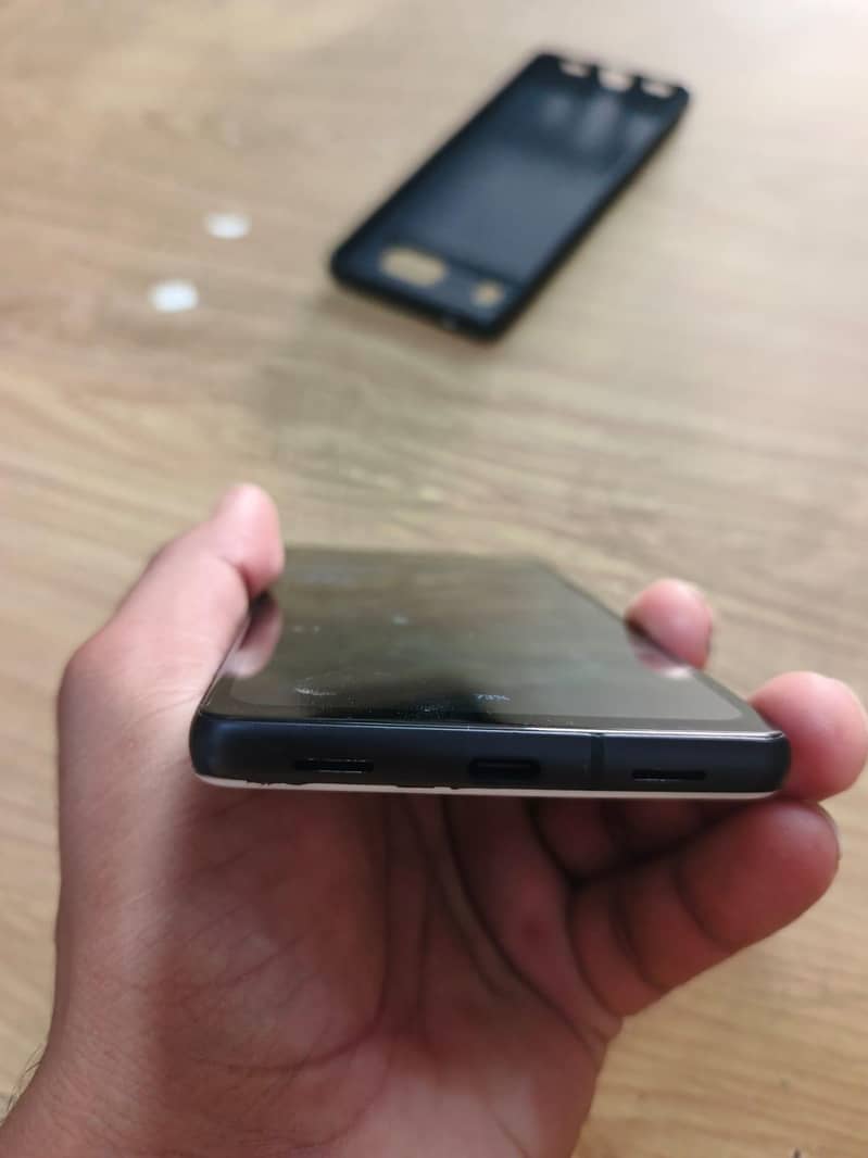 Google Pixel 7a 4