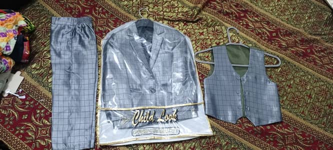 3 piece suit 1 time used, lacha kamees or vascot