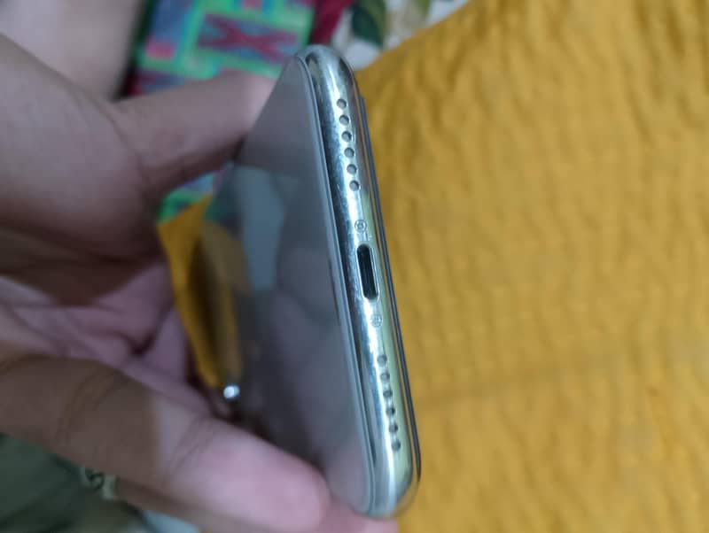 Apple iPhone X 3