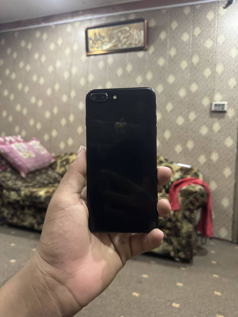 Apple iPhone 7 Plus 2