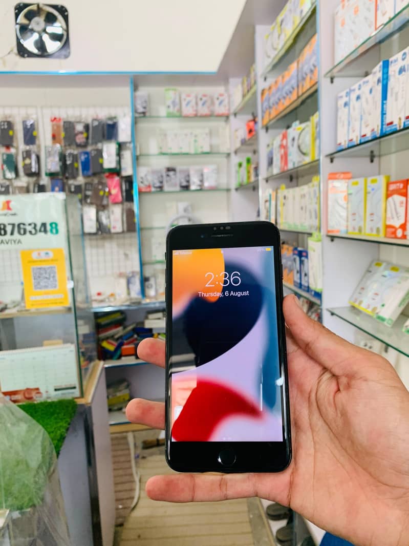 Apple iPhone 7 Plus 1