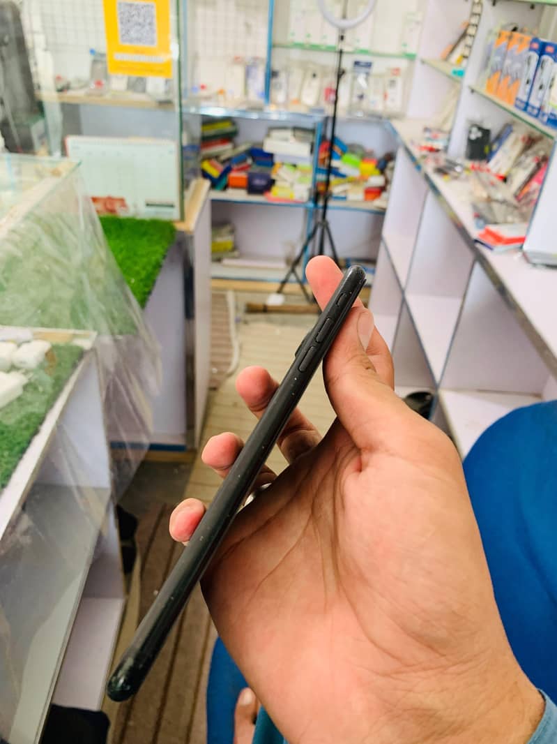 Apple iPhone 7 Plus 2