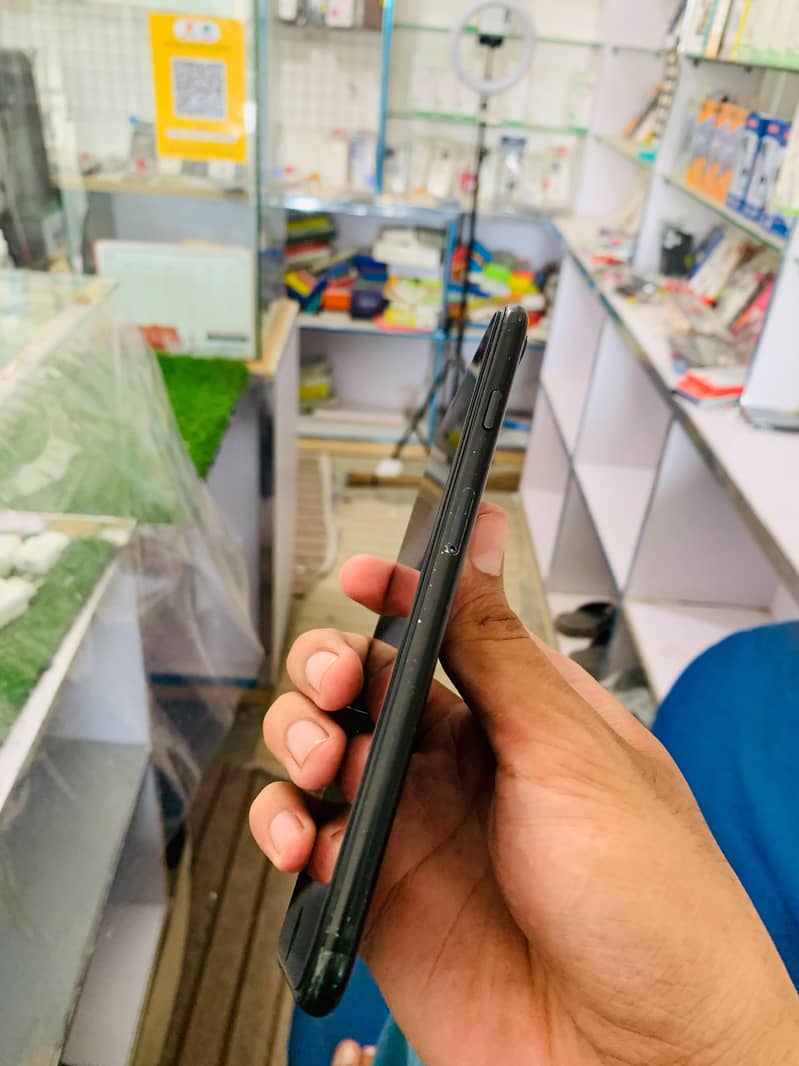 Apple iPhone 7 Plus 3
