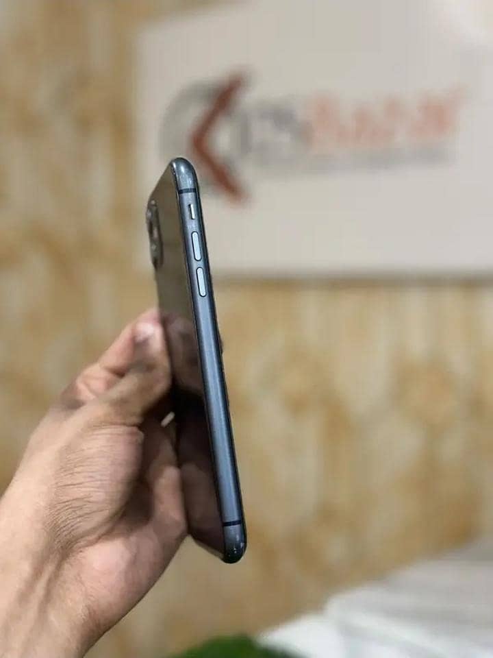 Apple iPhone 11 5
