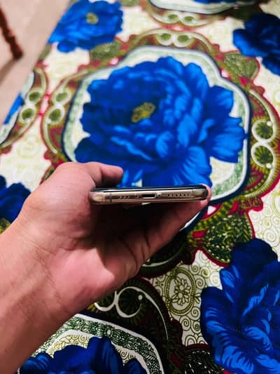 Apple iPhone XS exchange possible with pta android or non pta iPhone