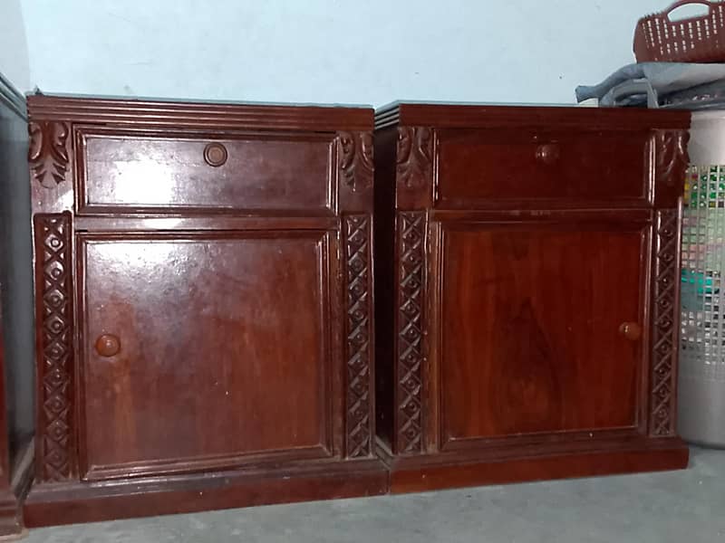 bed dressing side table almari 1