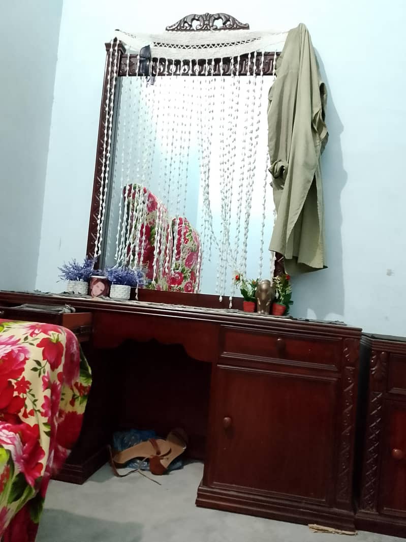bed dressing side table almari 2