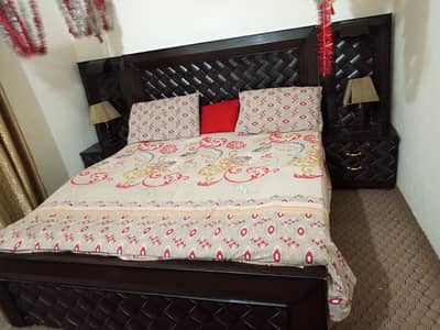 bed set for sale only serious persons contact me