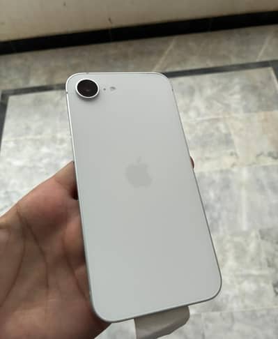 Apple iPhone 17e