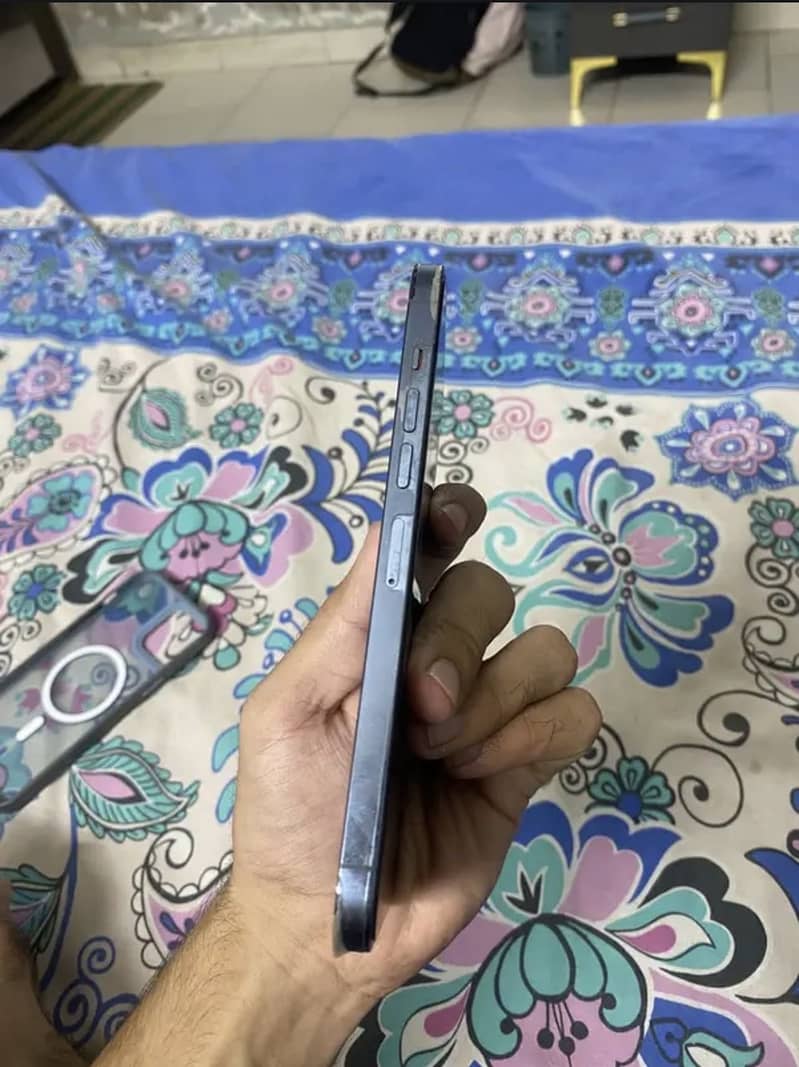 iPhone 13 Pro Max 1