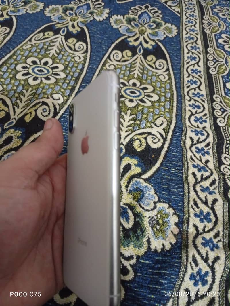 Apple iPhone X 2