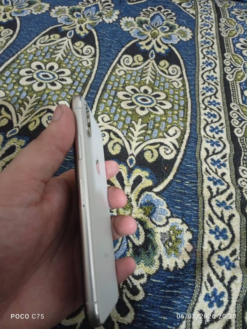 Apple iPhone X 3