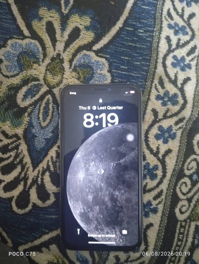 Apple iPhone X 4