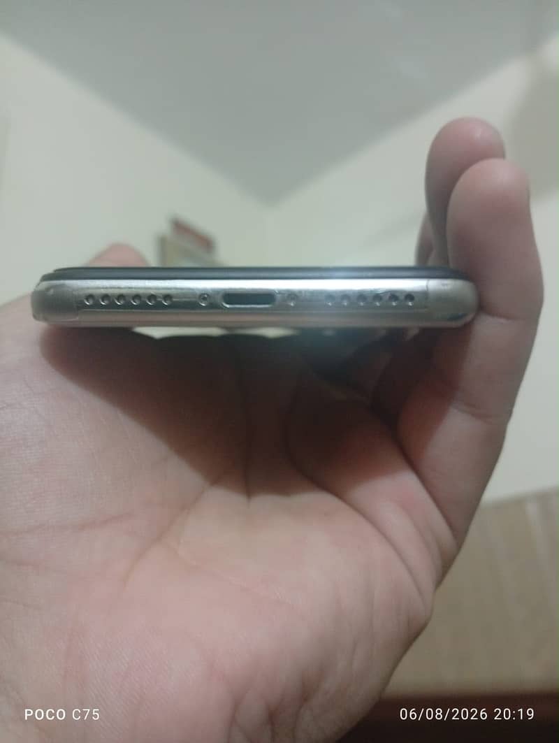 Apple iPhone X 5