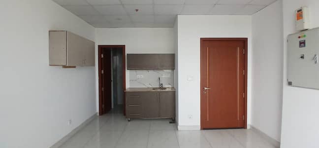 Premier Destination Gulberg Brand New Office 300 SQ Available For Rent!