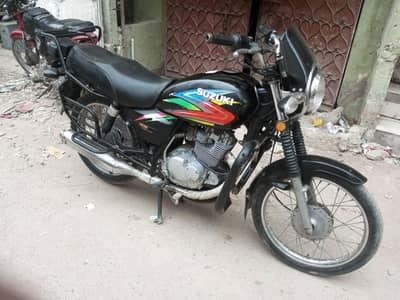 Suzuki GS 150 VIP Condition Achi Bike lanay walay Rabta karay