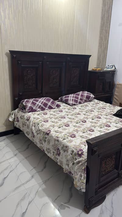 Chinote style king bed with 2 side table and 1 dressing table