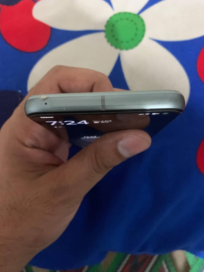 Google Pixel 8 2