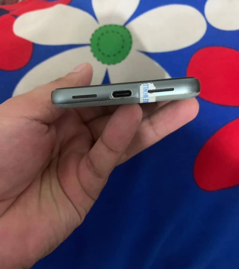 Google Pixel 8 3