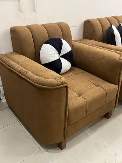 7 Seater Sofa Set With Contrast Cushions