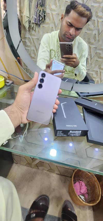 Samsung Galxy S25 "12GB"256GB" 2ual SIM SIM Time Availble" Full box
