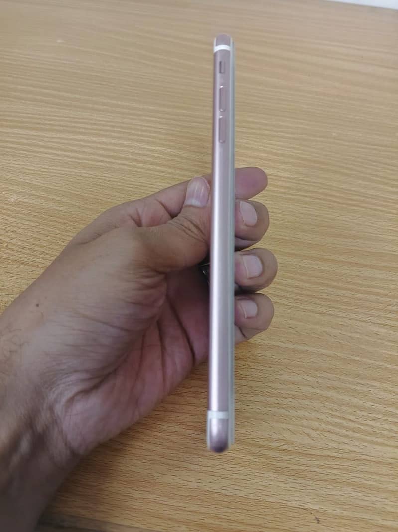 Apple iPhone 7 Plus 2